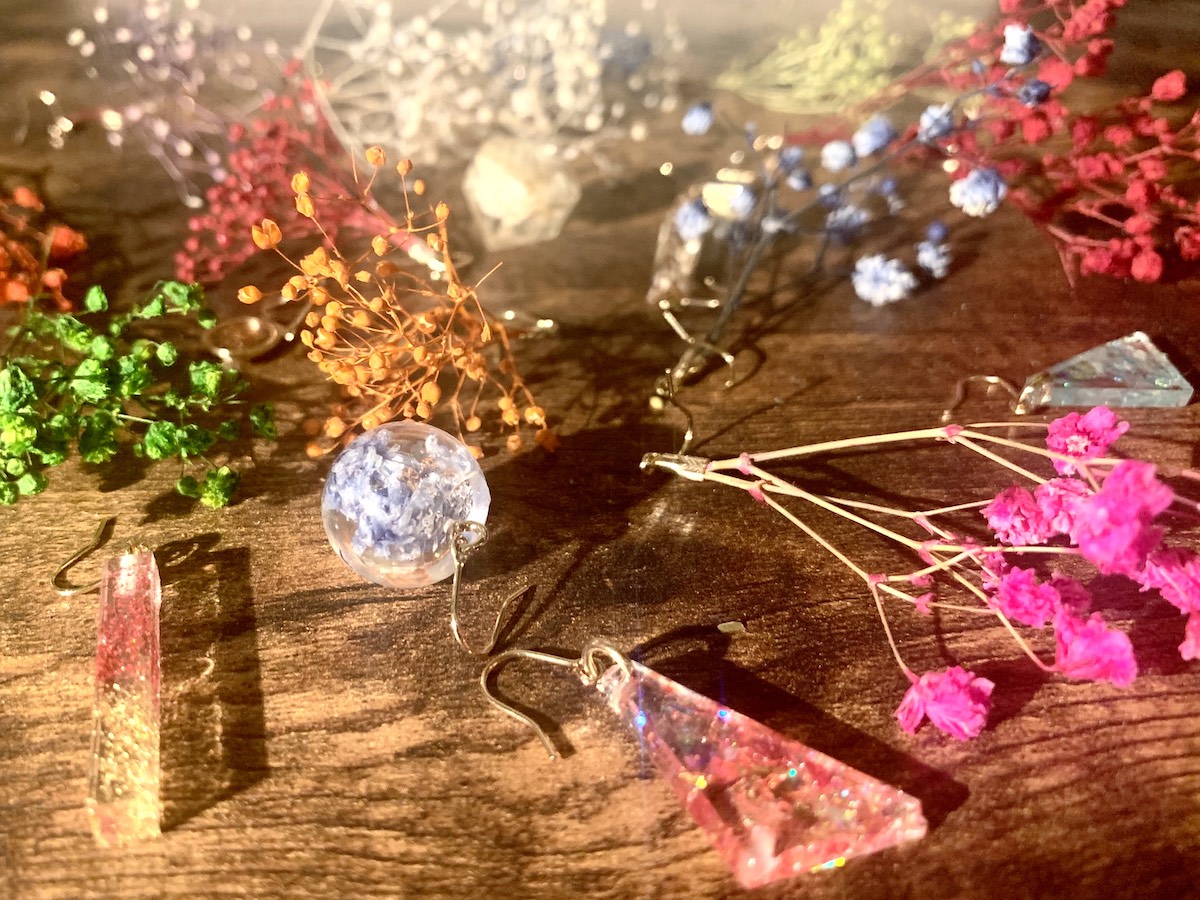 ピアス・イヤリングのどちらにも加工が可能