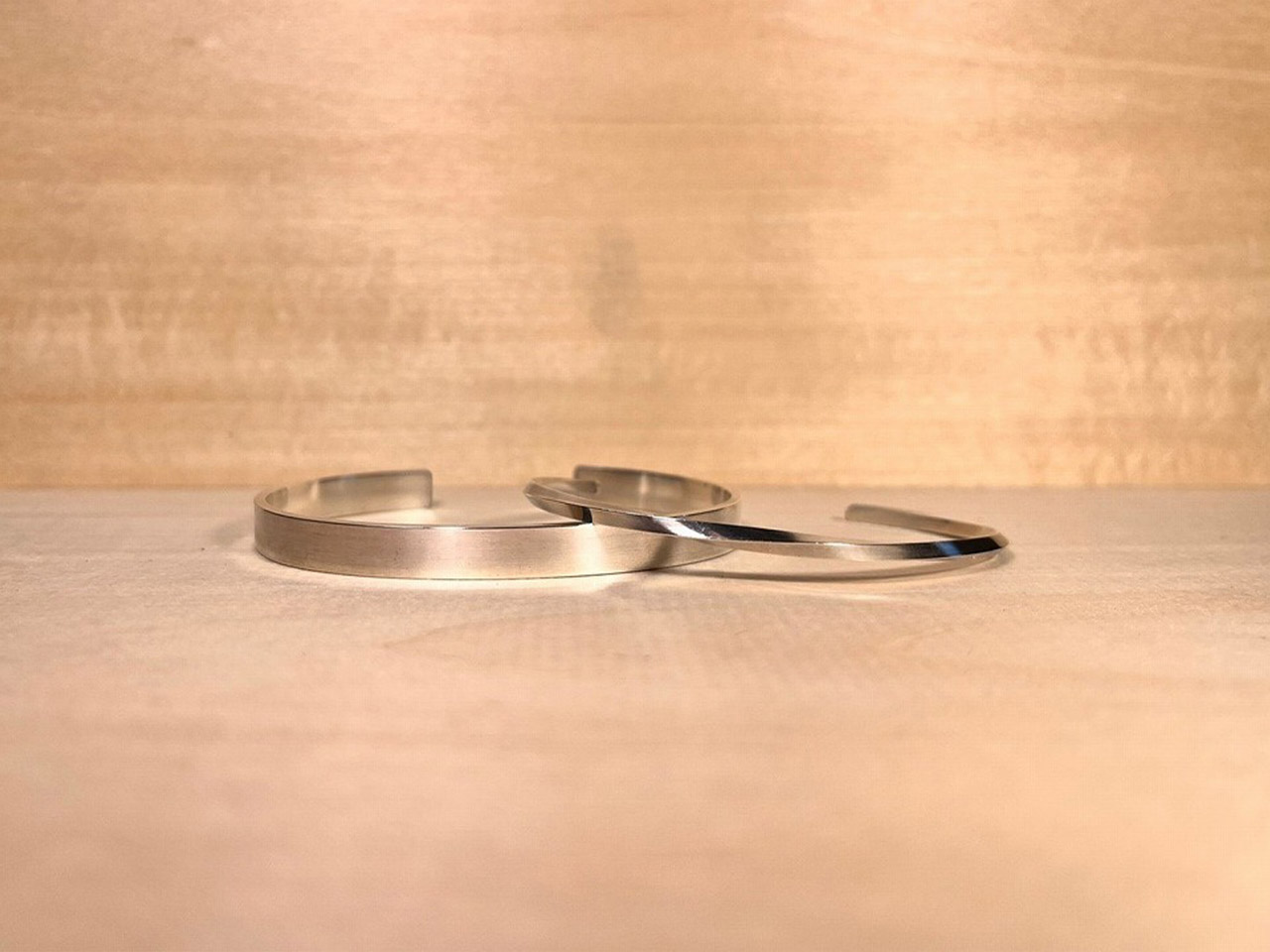 お店で売っているような捻った加工。 対応幅：角全て ※丸・平は加工不可 ※槌目加工との併用不可